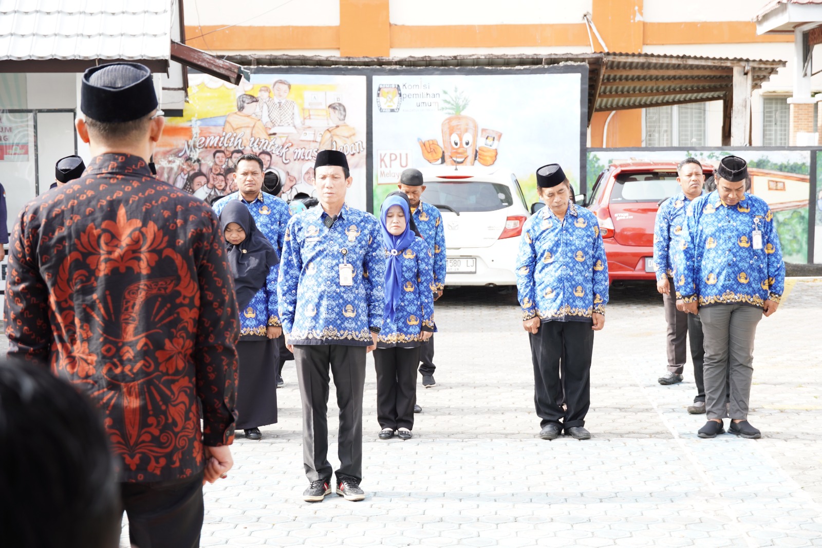 Uapacara peringatan hari pahlawan terus bergerak melanjutkan perjuangan