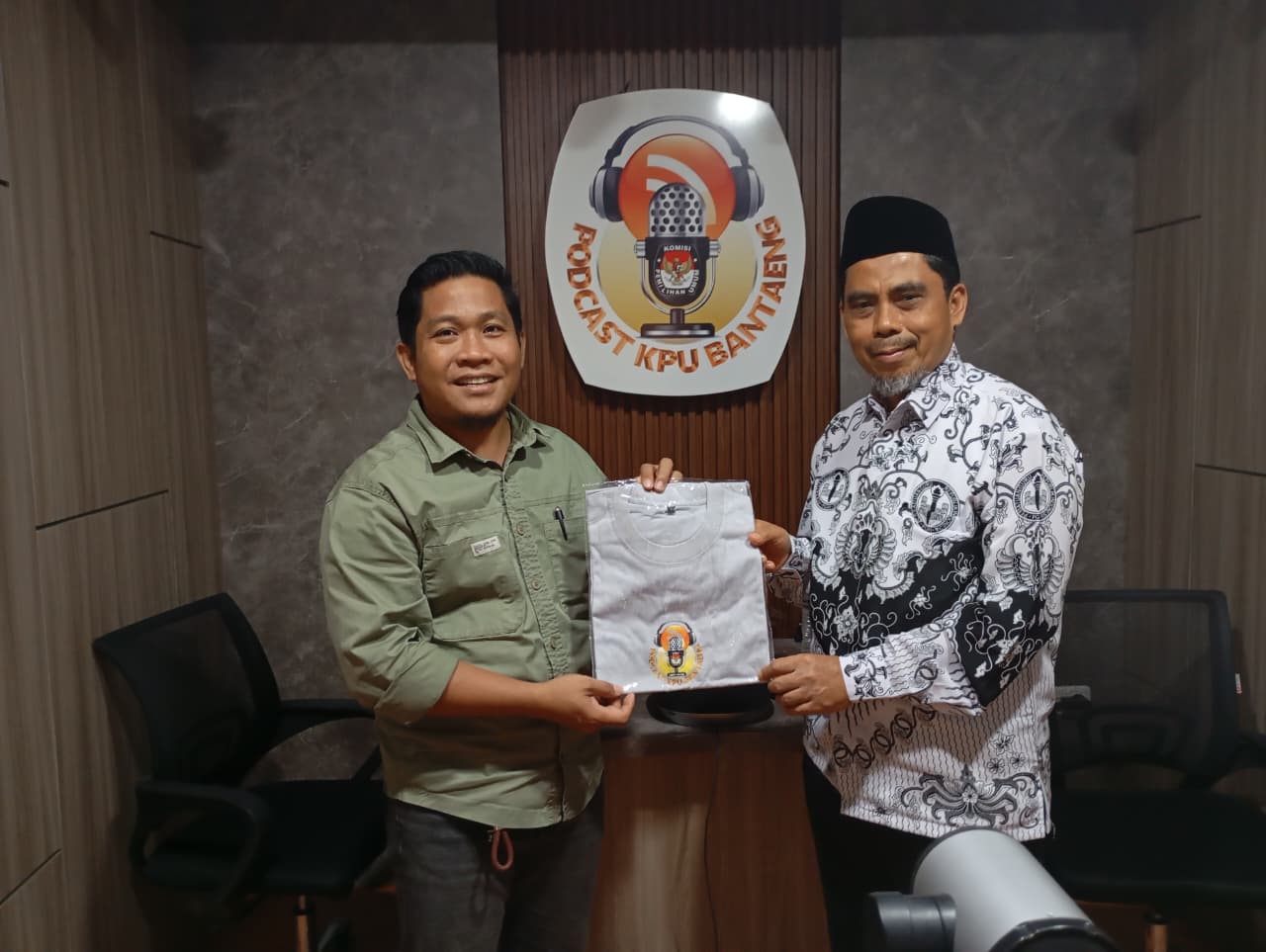 Tema: Peran strategis guru dalam membentuk kesadaran politik generasi muda dan pemilih pemula