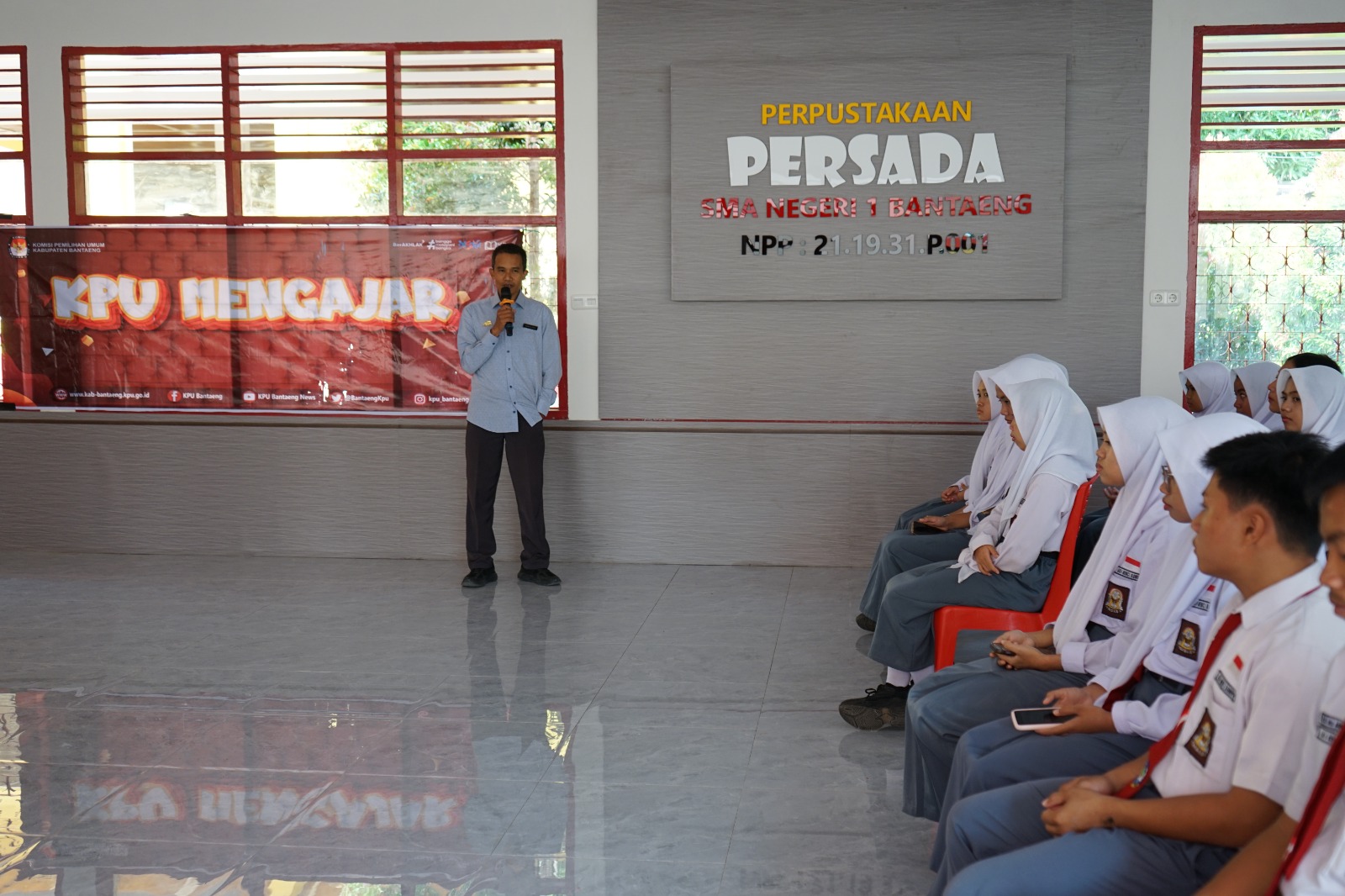KPU Mengajar di SMA Negeri 1 Bantaeng, Selasa13 Januari 2025