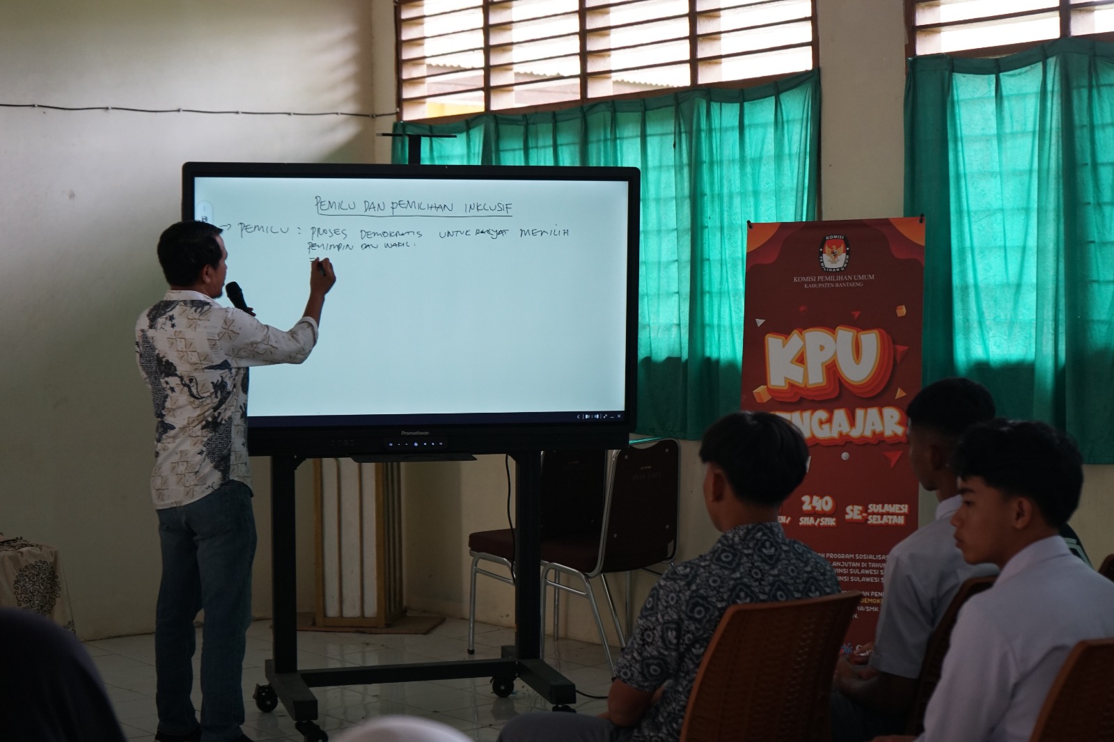 KPU Mengajar di SMA Negeri 3 Bantaeng sesi 2. Kamis 22 Januari 2026